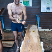 Atelier fabrication de pagaies. En bois de Guyane.