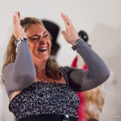 Theatre en Guyane. Compagnie de theatre guyanaise. Spectacle. Deguisement. Compagnie Barjots et Sur les Rives.