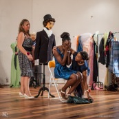 Theatre en Guyane. Compagnie de theatre guyanaise. Spectacle. Deguisement. Compagnie Barjots et Sur les Rives.