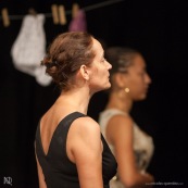 Theatre en Guyane. Compagnie de theatre guyanaise. Spectacle. Deguisement. Compagnie Barjots et Sur les Rives.