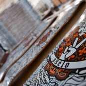 Usine en Chine : planches de skateboard.